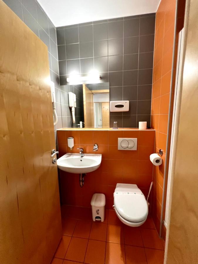 Hotel Jeruzalem Ljutomer Buitenkant foto