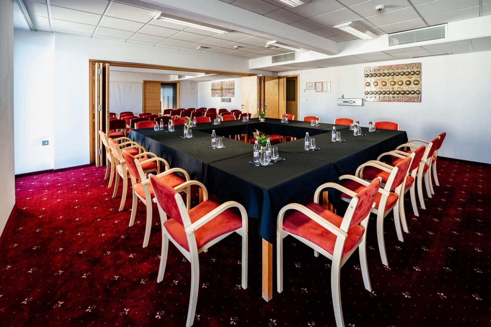 Hotel Jeruzalem Ljutomer Buitenkant foto