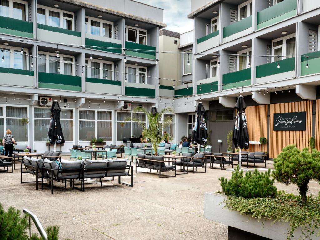 Hotel Jeruzalem Ljutomer Buitenkant foto